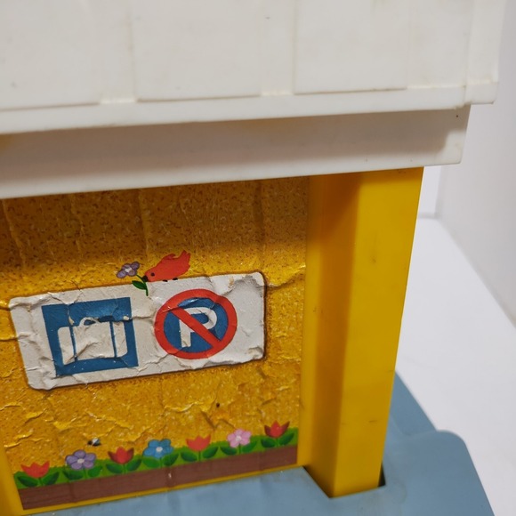 Vintage Fisher Price Little People Play Family‎ Airport Included Airport Only - Picture 3 of 16